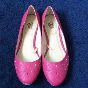 Faded glory Pink flats. Size 10. Good condition.